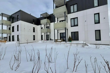 Trīs istabu dzīvoklis Salienā