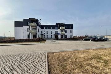 Trīs istabu dzīvoklis Salienā